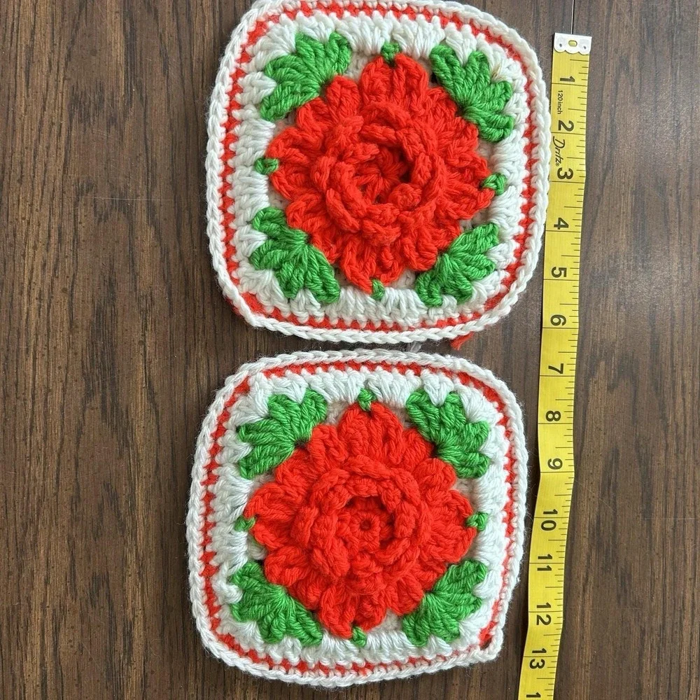 Vintage 70s Cottagecore Handmade Crochet Rose Granny Square Pot Holder Set Of 2